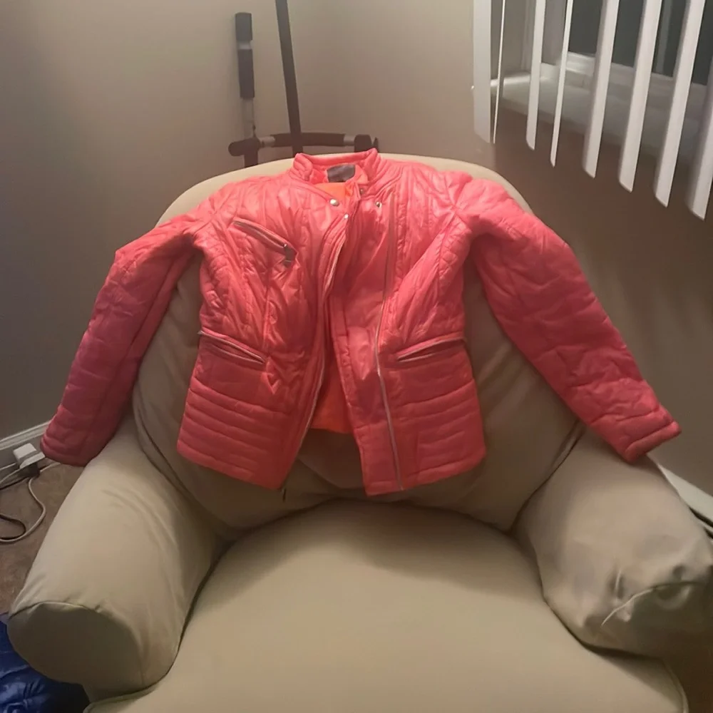 Guess light jacket. Mint condition. - Picture 1 of 8